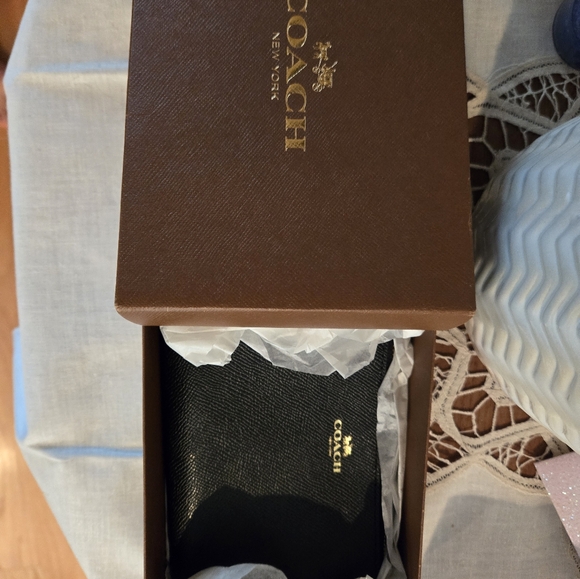 NWT COACH WRISTLET - Picture 5 of 6